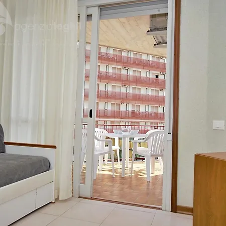Condominio Cristallo Lignano Sabbiadoro Exterior foto